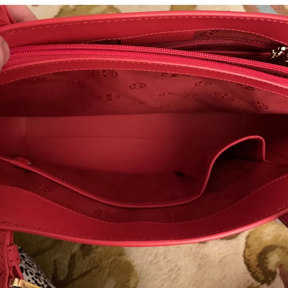 NWOT Bright Red Tory Burch Handbag W Compartments - Picture 8 of 12
